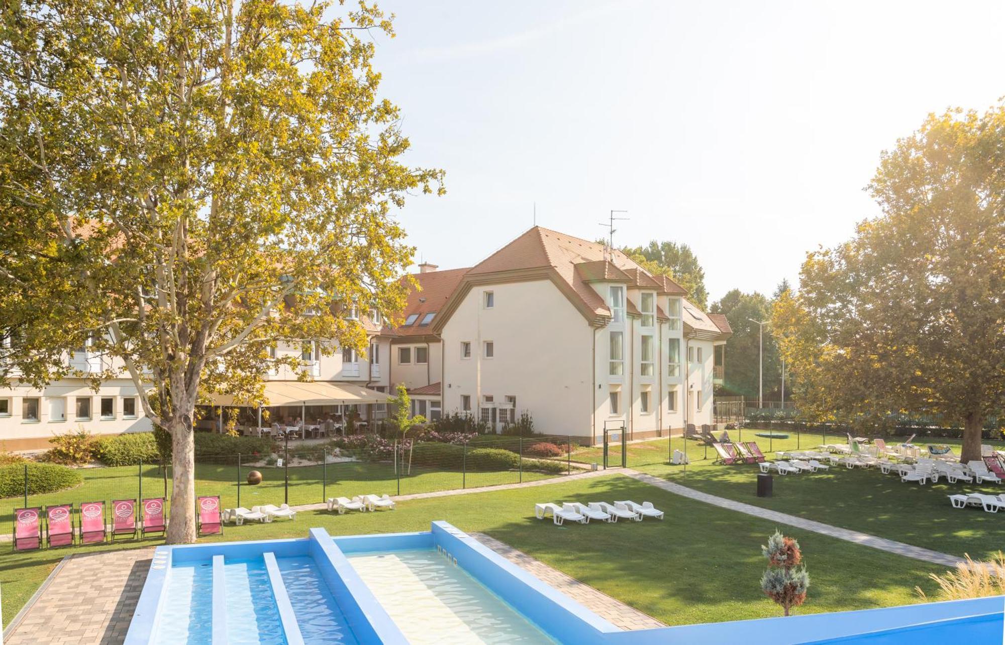Aqua Hotel Termal Mosonmagyarovar Exterior photo